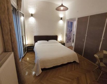 Palaio Faliro Apartment | Athens Riviera apt with seaview, 15' to Acropolis