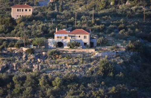 Kardamyli Villa | Athina's Stone House in Kardamyli