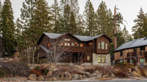 Tahoe Vista House | Atkinson by AvantStay Lake Front Home w Stunning Views in Tahoe Vista