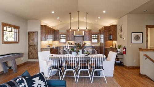 Tahoe Vista House | Atkinson by AvantStay Lake Front Home w Stunning Views in Tahoe Vista