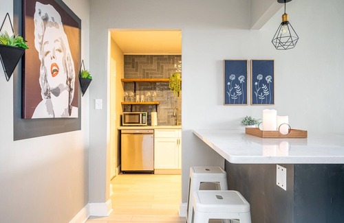 Downtown Atlanta Condo | ATL downtown 2BR King Bed FREE parking