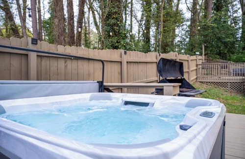 Collier Heights House | ATL Patio Paradise - Pool, Hot Tub, Movie Theater, Game Room, B-Ball, Arcades!
