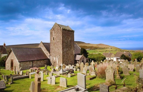 Llangennith House | Atlantic Haven - Four Bedroom House, Sleeps 8