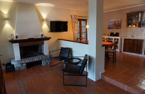 Pieve House | Atmospheric romantic stone holiday house with a magnificent view