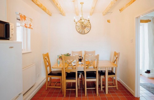 Lydstep Cottage | Atrato's Stable - UK6735