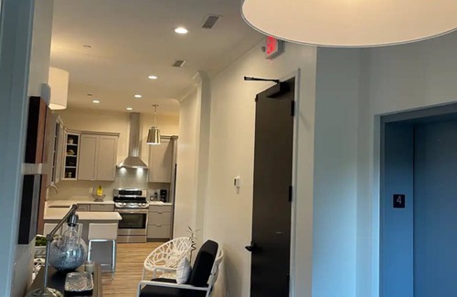 Alpharetta Apartment | Attending wedding, work, festival, family or moving? Walkable & convenient