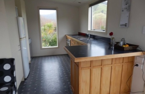 Whiritoa House | Attractive 2 bed bach in secluded setting