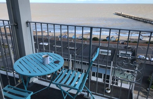 Felixstowe Apartment | Attractive Apartment Which Has, Possibly, the Best Views in Felixstowe