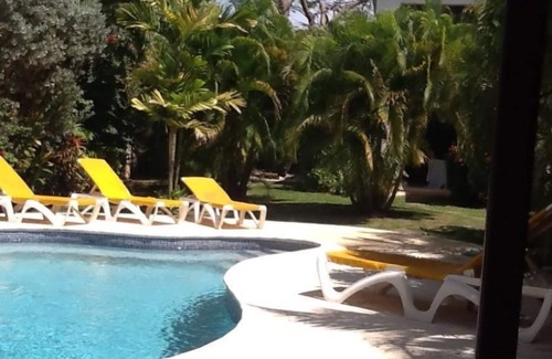 Mullins Apartment | ATTRACTIVE self contained apartment in a 2 storey villa Spacious & well equipped