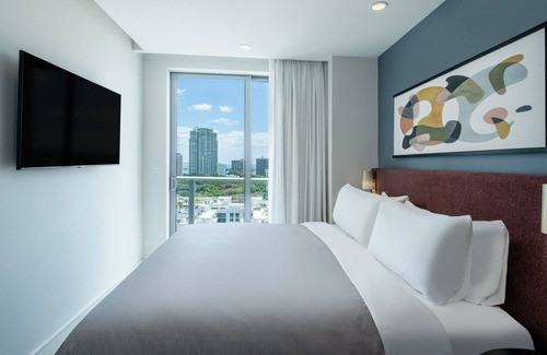 Brickell Hotel | Atwell Suites Miami Brickell by IHG