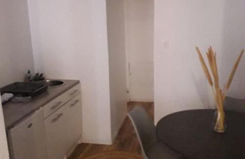 Saint-Leonard-de-Noblat Apartment | au centre de saint Léonard