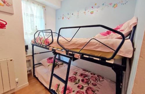 Bagneres-de-Luchon Apartment | Au doux refuge, charmant T2 bis, parking gratuit, proche thermes, 6 personnes