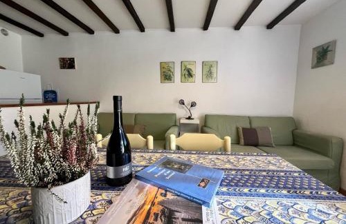 Le Brusc House | Au jardin de la ferme - gite vigne vierge