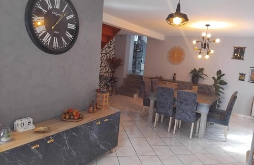 Saint-Jean-de-Maurienne Apartment | Au pied des montagnes.