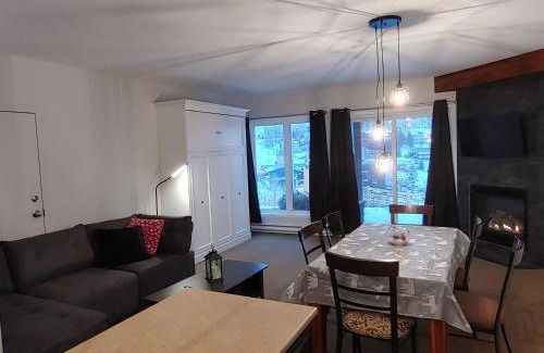 Bromont Apartment | Au pied des pentes
