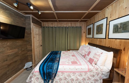 Petite-Riviere-Saint-Francois Hotel | Auberge Le Four à Pain