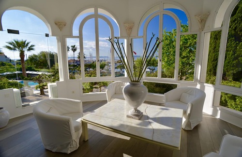 Le Lavandou Hotel | Auberge de la Calanque