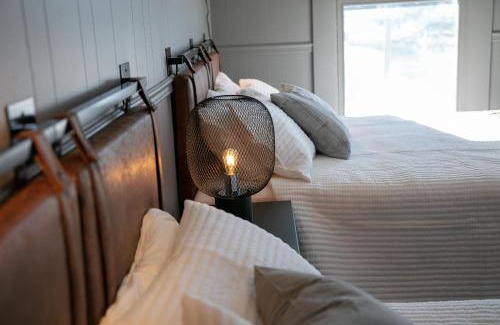 Magog Hotel | Auberge des Cantons