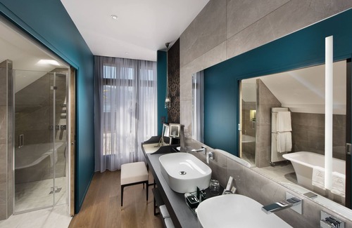 Talloires-Montmin Hotel | Auberge Du Père Bise