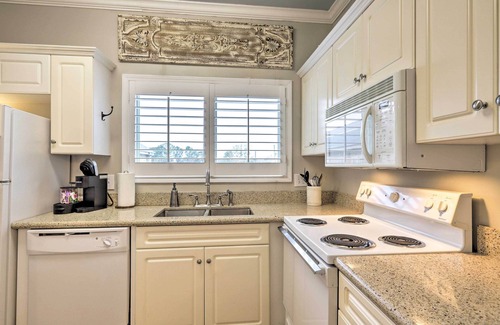 Auburn Apartment | Auburn Gameday Center Studio: Walk to Arena!