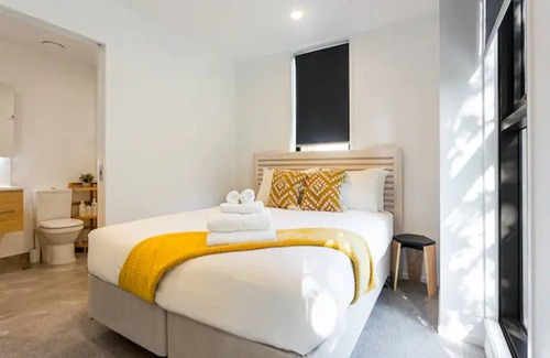 Newton Apartment | Auckland City Charm - 2Br Haven