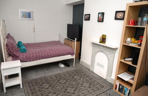Audenshaw House | Audenshaw Spacious Double Room