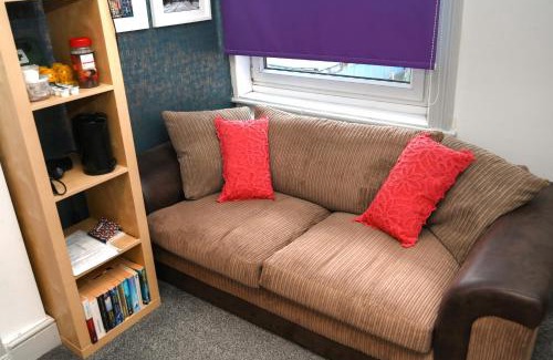Audenshaw House | Audenshaw Spacious Double Room