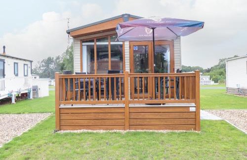 Hopton House | Audrey's Lodge, Foxburrow Hang