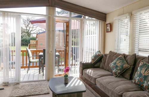 Hopton House | Audrey's Lodge, Foxburrow Hang