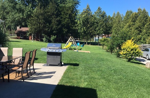 Silver Lake Cottage | Aug weeks still available. Perfect for families!Walk to lake and private beach!