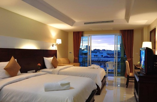 Central Pattaya Hotel | August Suites