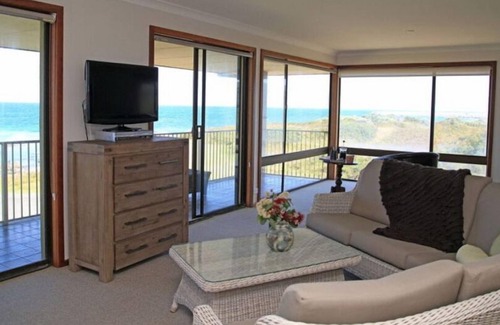 Augusta House | Augusta Beachfront Accommodation