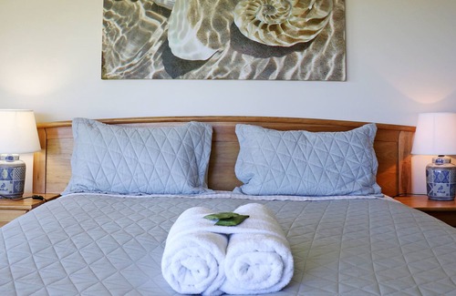 Augusta House | Augusta Beachfront Accommodation