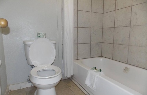National Hills Hotel | Augusta Best Inn