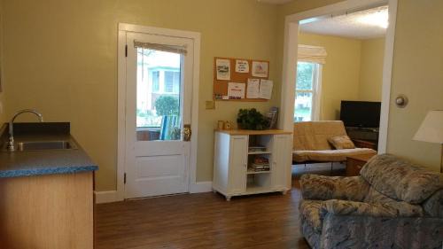 Put-in-Bay House | Aunt Jane's Guest House