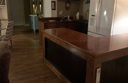 Mountain View Apartment | Aunt Minnie's Peabody Flat near Mountain View's Historic Courthouse Square