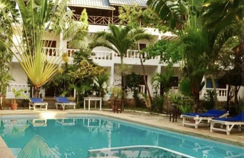 Ukunda Bed & Breakfast | Aura Studio in Diani