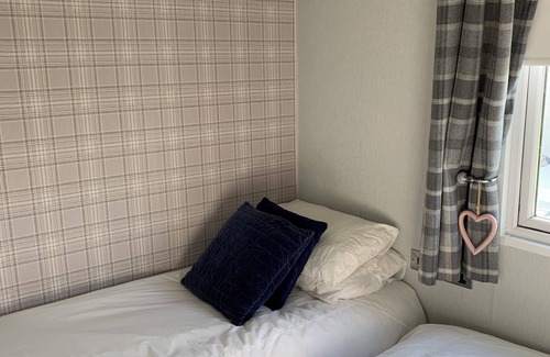 Lossiemouth Cabin | Aurora luxury beach lodge at silver sands lossiemouth 2 minute walk to beach
