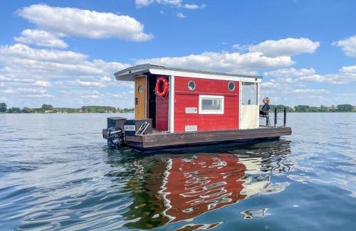 Dargun House | Ausflugsrestaurant & Pension Aalbude & Hausfloßvermietung 15 PS am Kummerower See-Verchen