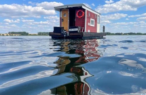 Dargun House | Ausflugsrestaurant & Pension Aalbude & Hausfloßvermietung 15 PS am Kummerower See-Verchen