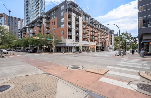 Second Street District Apartment | Austin Awesome 2BD 2BA Downtown Apartment