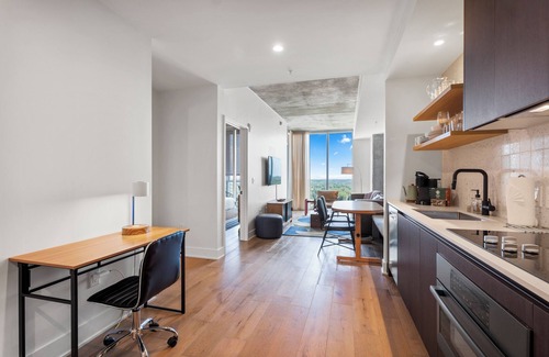 Rainey Street Historic District Condo | Austin Condo Hotel