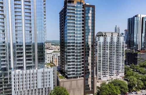 Rainey Street Historic District Condo | Austin Condo Hotel