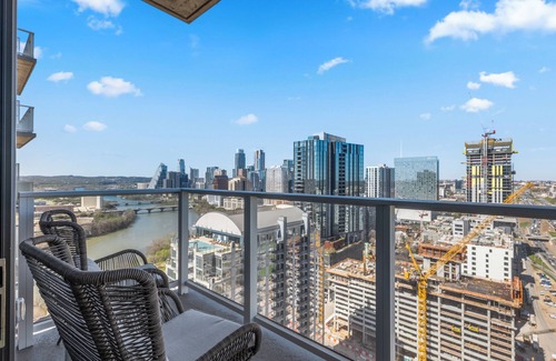 Rainey Street Historic District Condo | Austin Condo Hotel