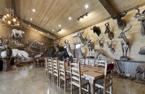 Dale House | Austin Hunters Paradise