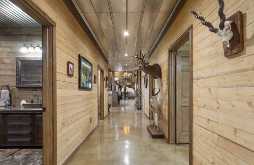 Dale House | Austin Hunters Paradise