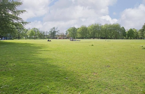 Blijdorp Apartment | Authentic home near a park and metro Blijdorp and close to city center