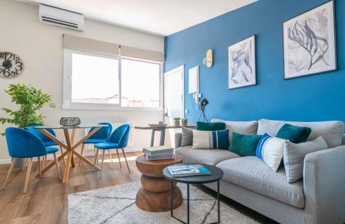 Barrio de La Latina Apartment | Authentic Madrid Experience -Plaza Mayor 7min walk - Spectacular view - Champagne