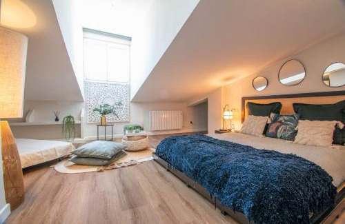 Barrio de La Latina Apartment | Authentic Madrid Experience -Plaza Mayor 7min walk - Spectacular view - Champagne