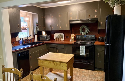 Samburg House | Authentic Reelfoot Retreat!